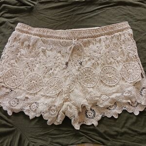 Rue 21 lace shorts size large
